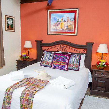 Hotel Casa Del Parque By Ahs Antigua Екстер'єр фото