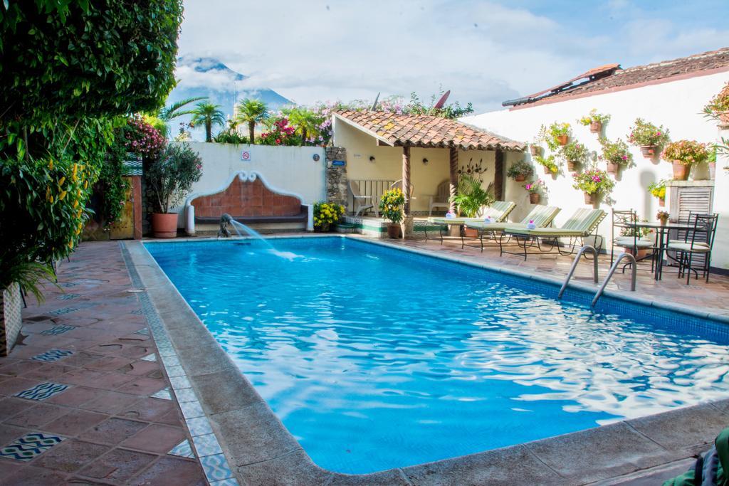 Hotel Casa Del Parque By Ahs Antigua Екстер'єр фото